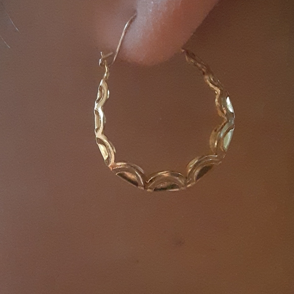 Small gold filled vintage earrings - Picture 2 of 2